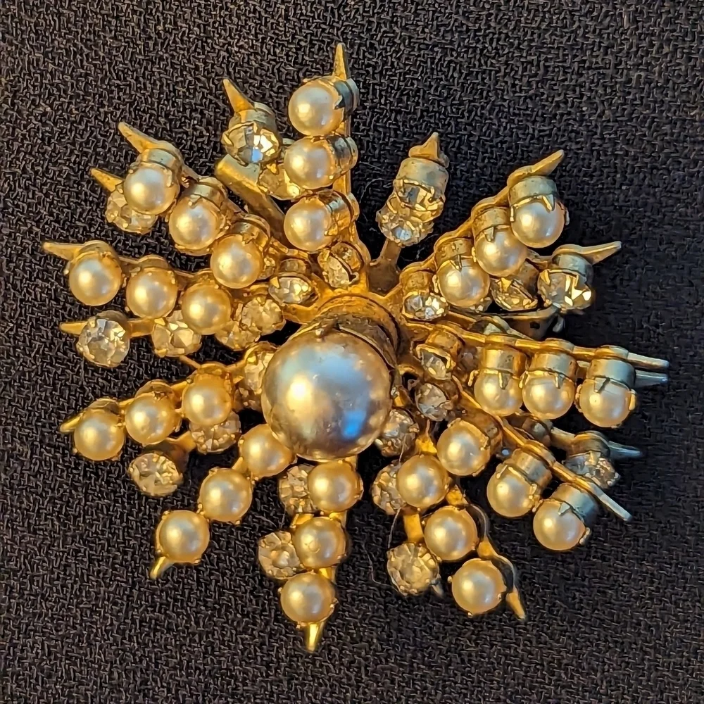 Coro Vintage Signed Brooch Faux Pearls rhinestone diamonds, atomic sun burst
